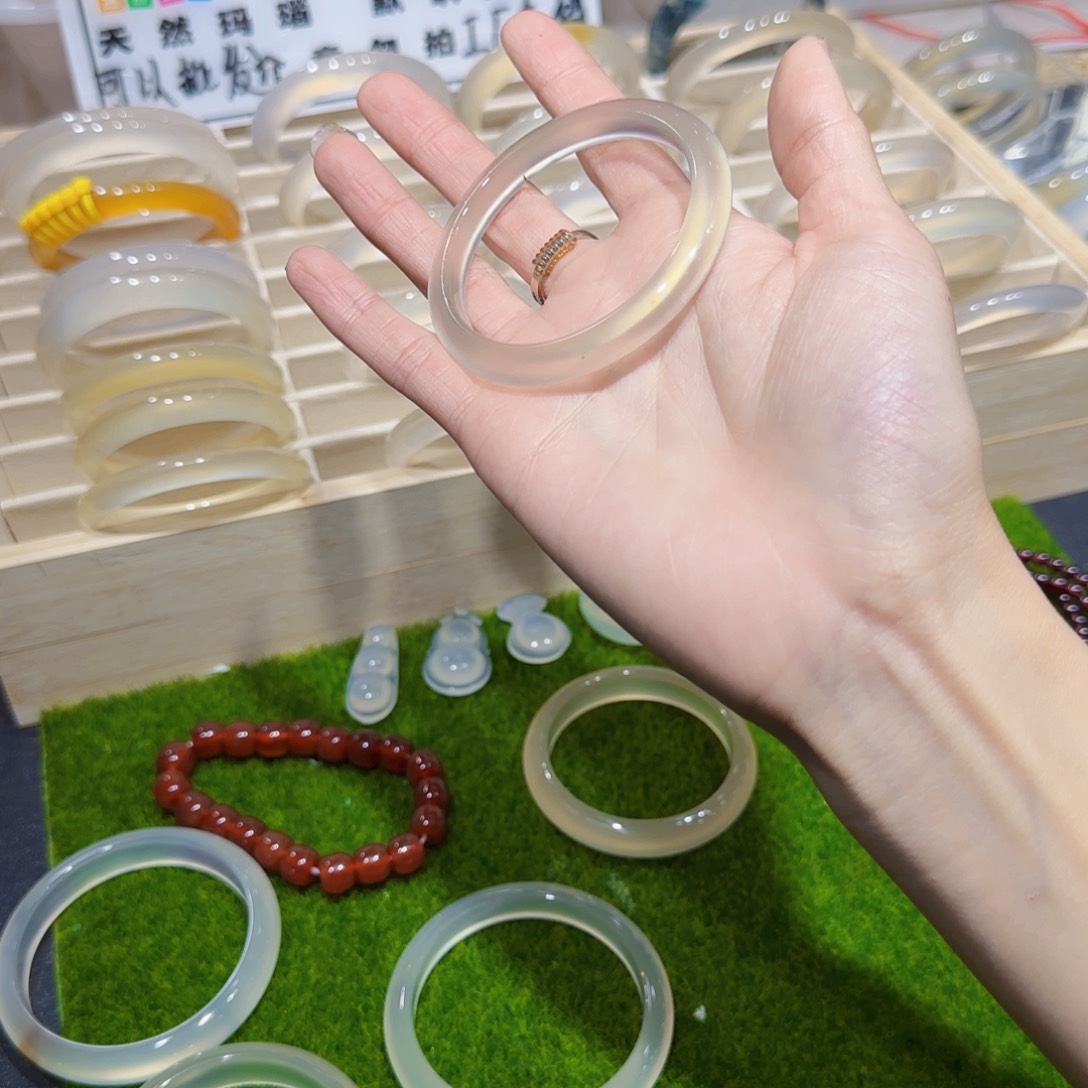 玛瑙/玉髓未镶嵌手镯