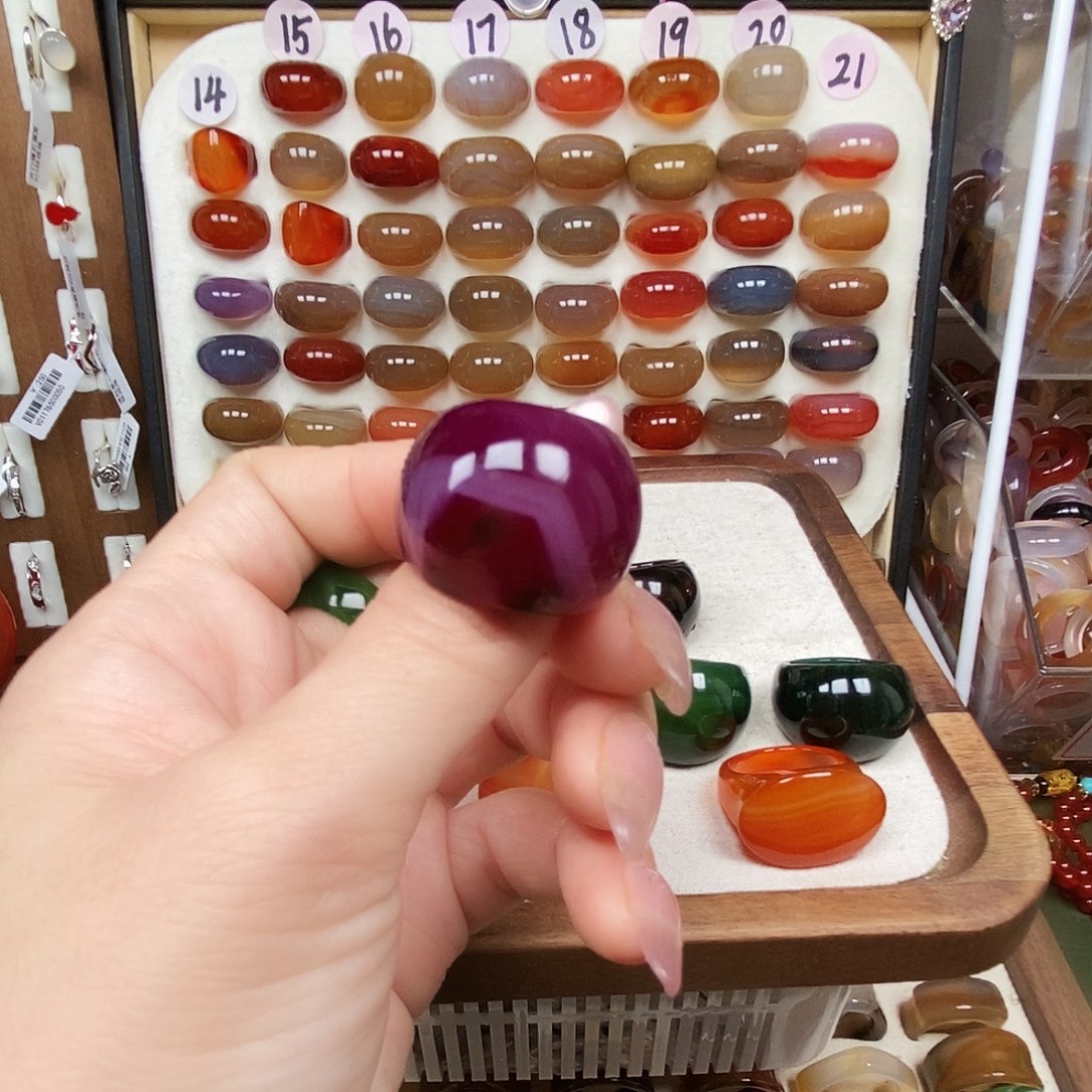 彤***贝玛瑙/玉髓合金戒指