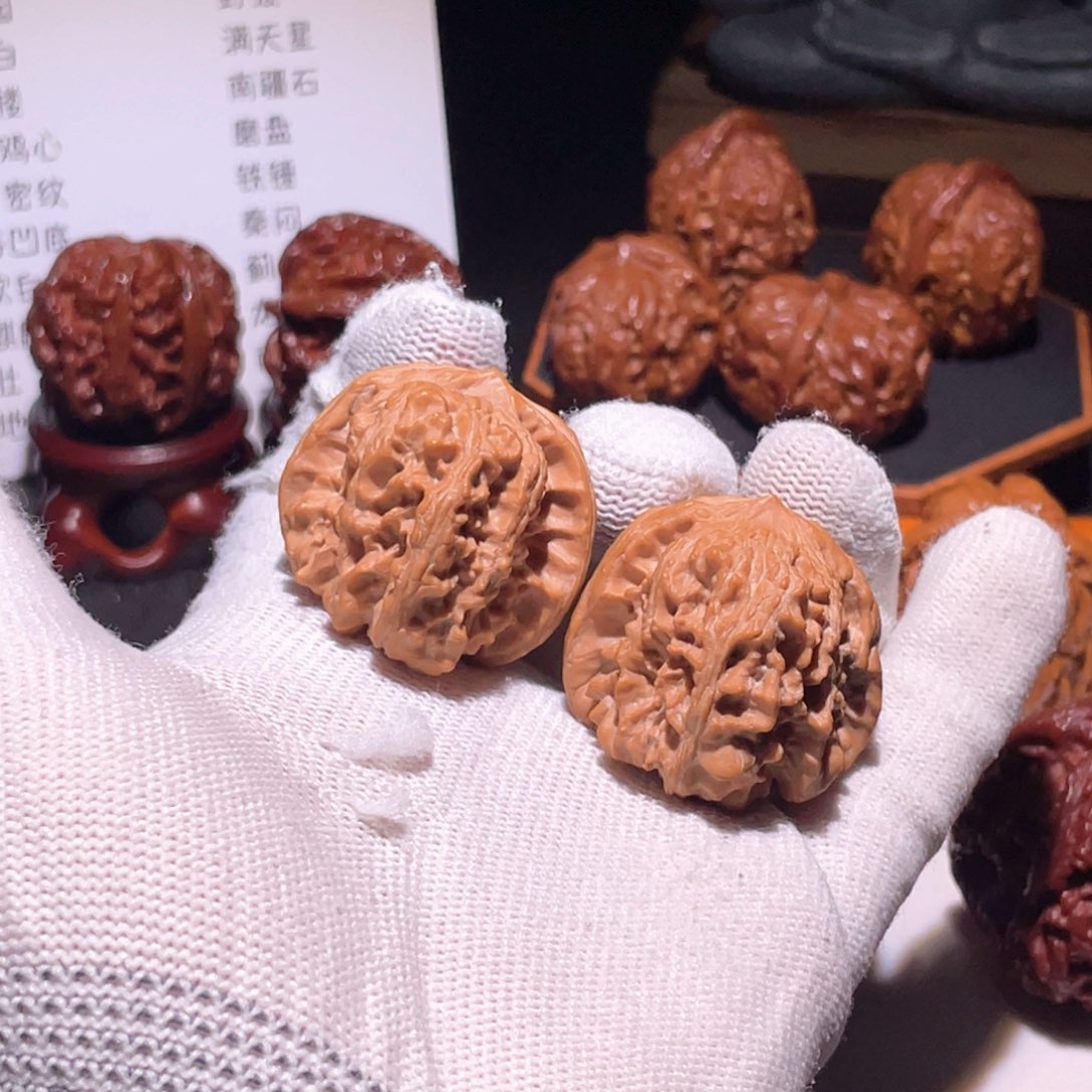 咕***噜文玩核桃吊坠马蹄6063，3538