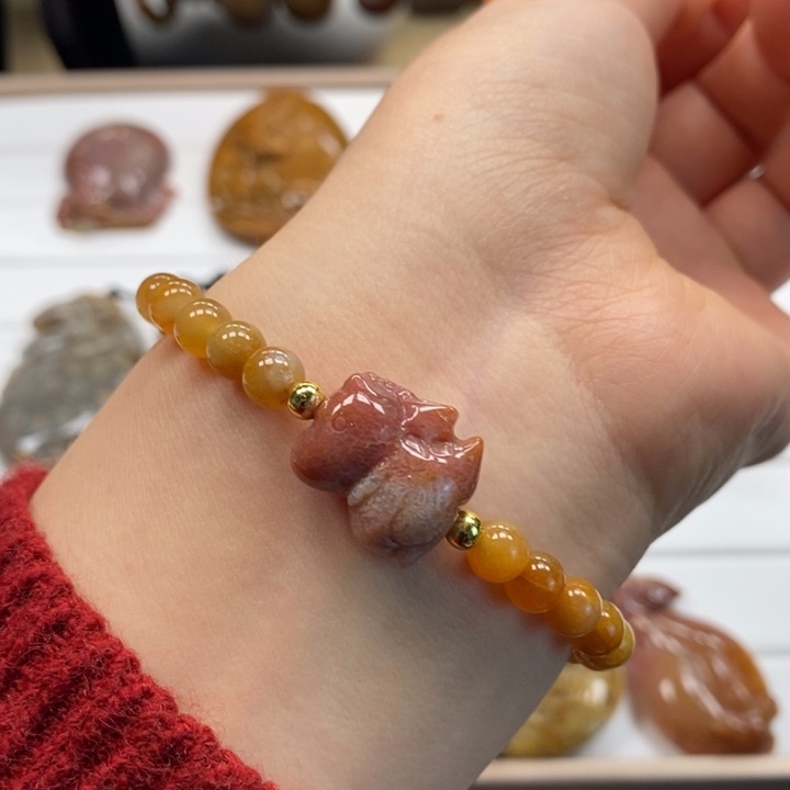 硅化玉手串未镶嵌恐龙