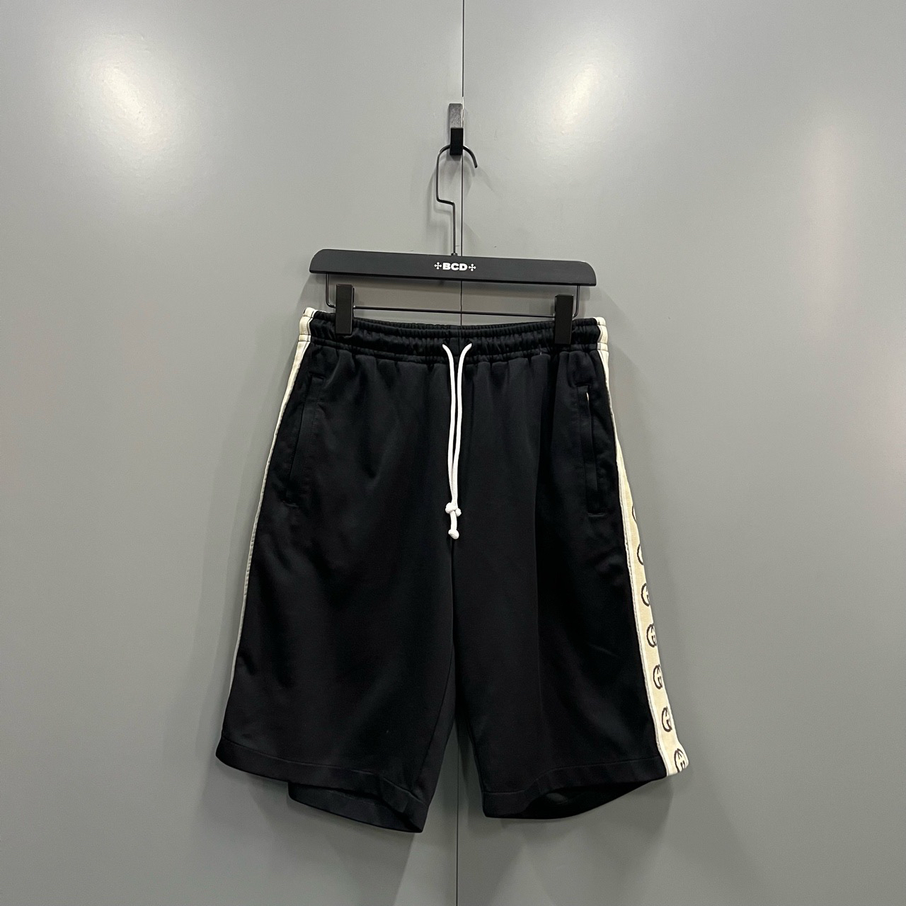 （bb）119 Gucci 古驰 侧边双G抽绳短裤 S码/9新/302545/轻微勾丝