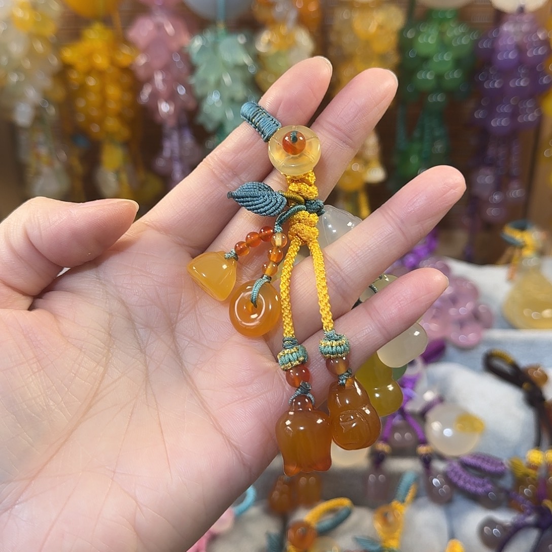 一****玛瑙/玉髓未镶嵌钥匙挂件