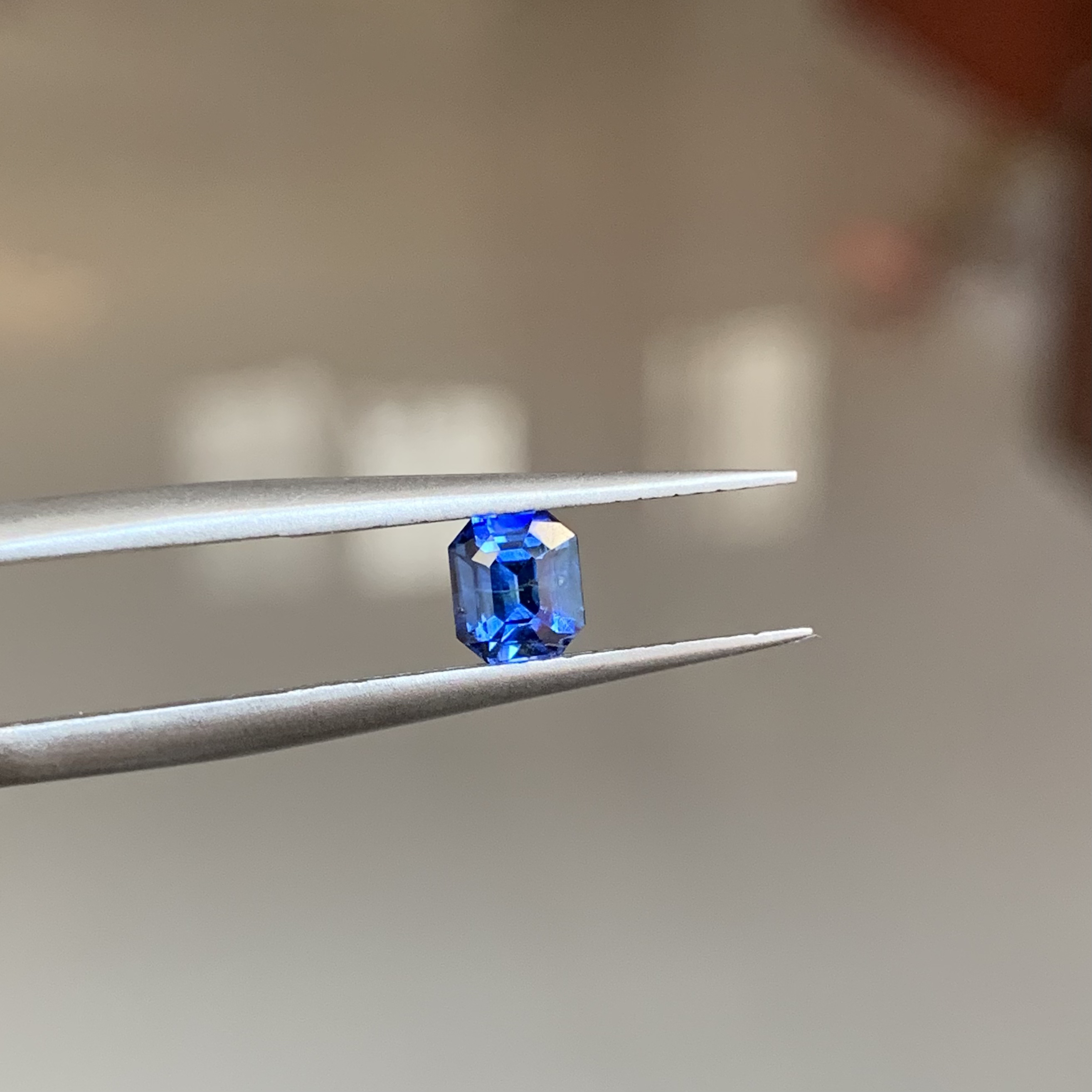 天然彩宝皇家蓝蓝宝石裸石 八角长方形4.1x5重0.58ct可配金托银托