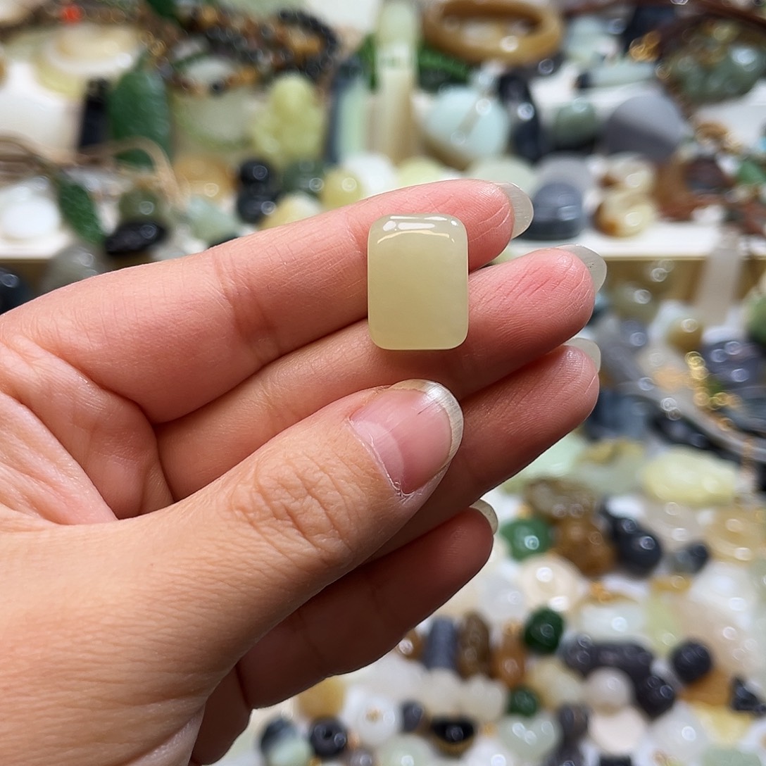 杨***杨和田玉18K金镶嵌吊坠(不含链)