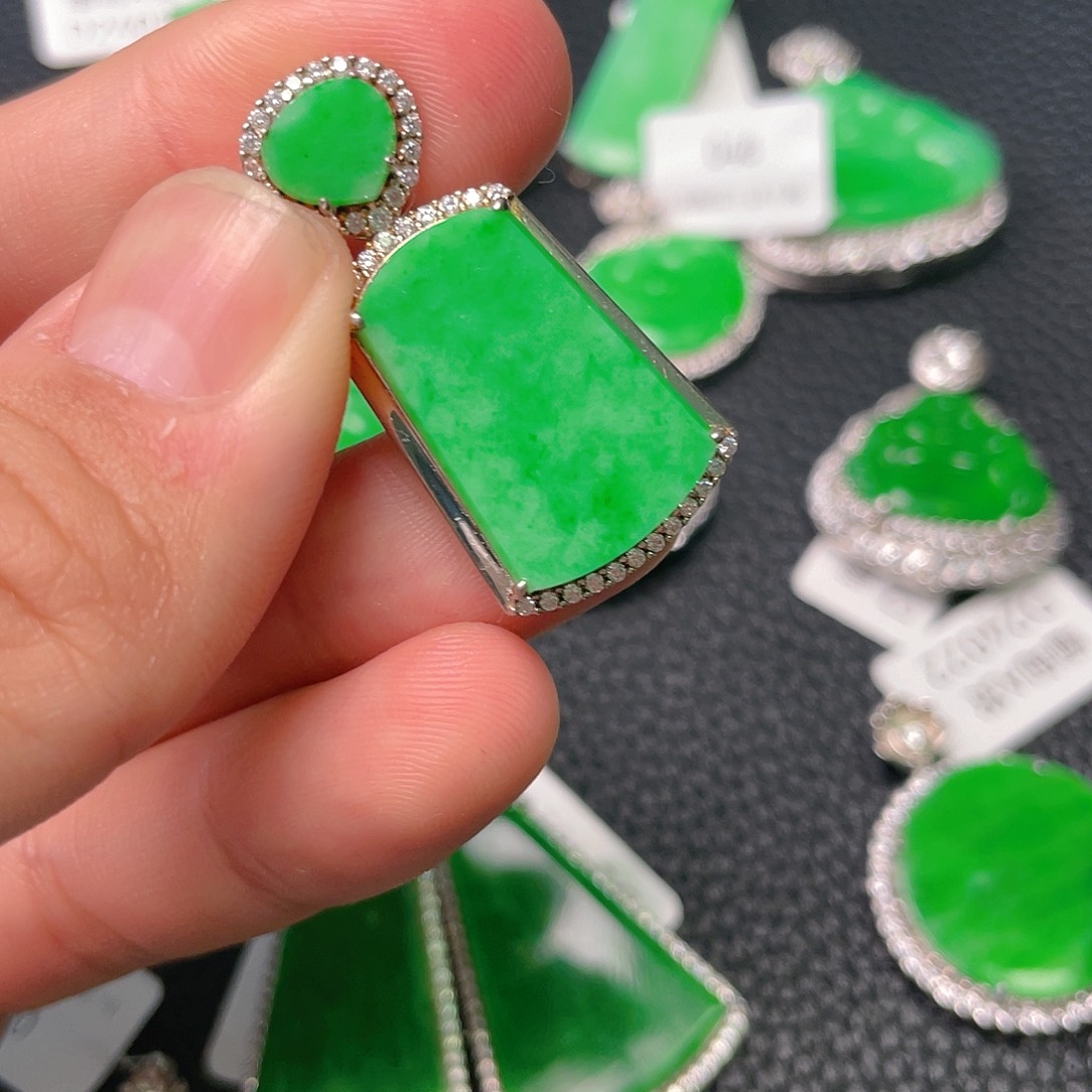 【闪购商品】翡翠吊坠(不含链)银S925镶嵌