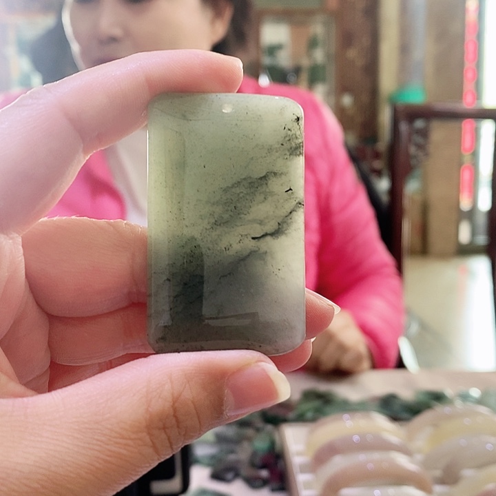 密玉（石英质玉）颈饰未镶嵌