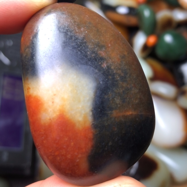 和田玉未镶嵌珠宝奇石