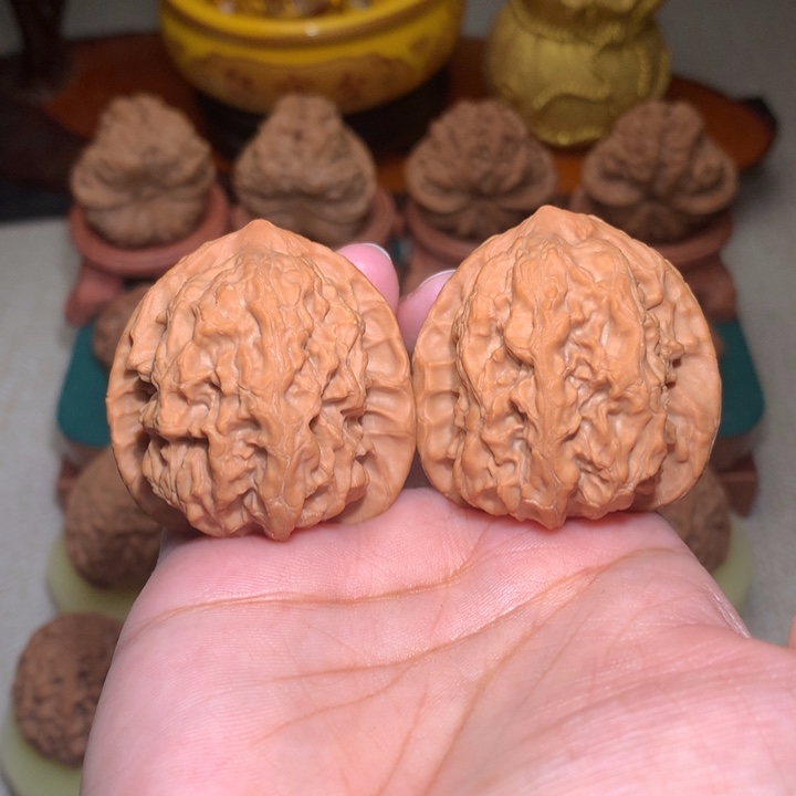 文玩核桃把件梨木台