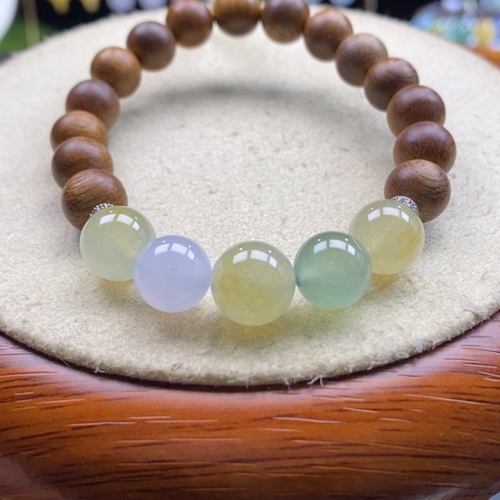 沉香木手串翡翠搭配沉香木手串