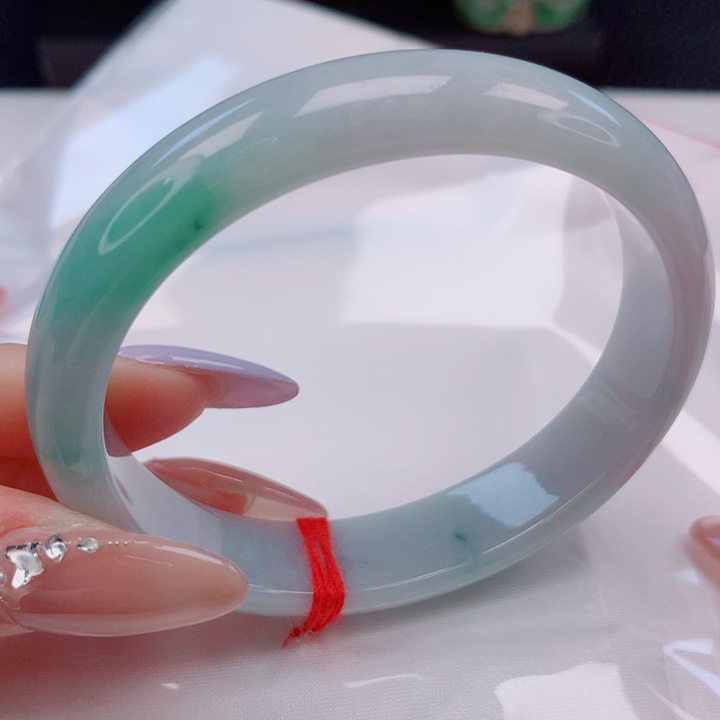 翡翠未镶嵌手镯（贵妃镯）