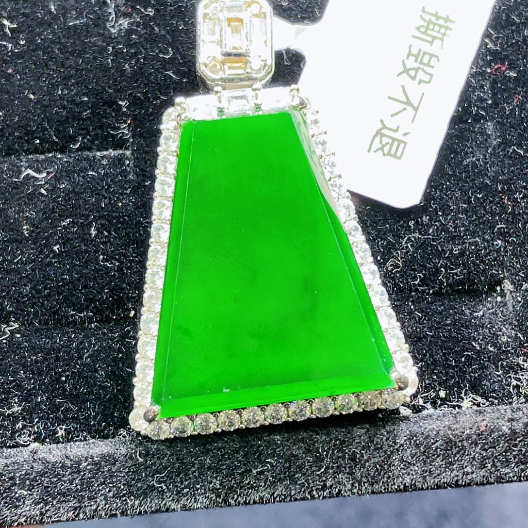 翡翠颈饰未镶嵌84，