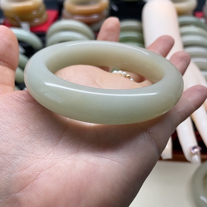 石英质玉未镶嵌经典时尚冰透佘太翠58