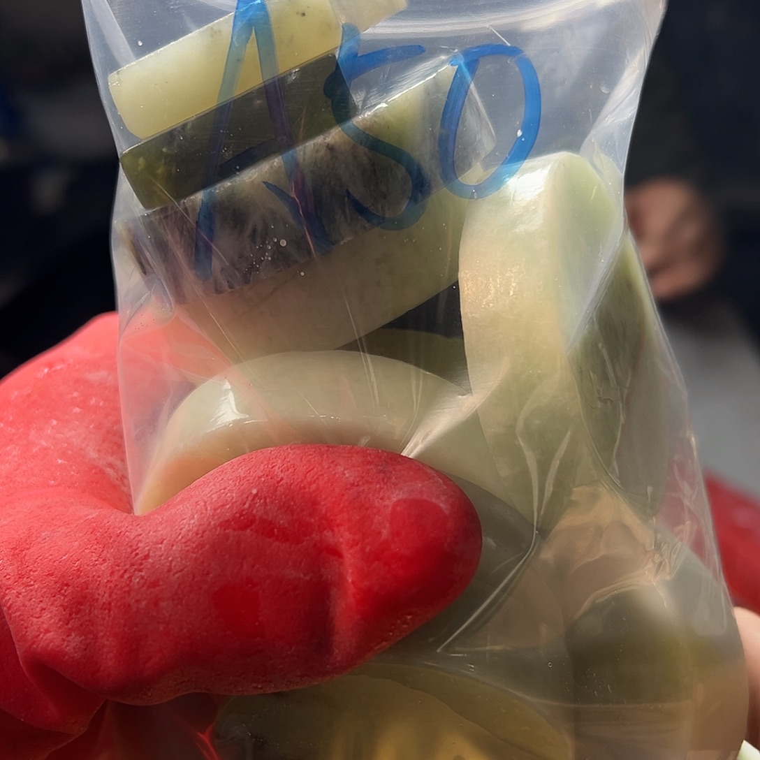 蓝***姬蛇纹石玉未镶嵌鱼缸石 盆景石