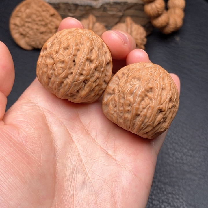 桃核把件尺寸35铁锤