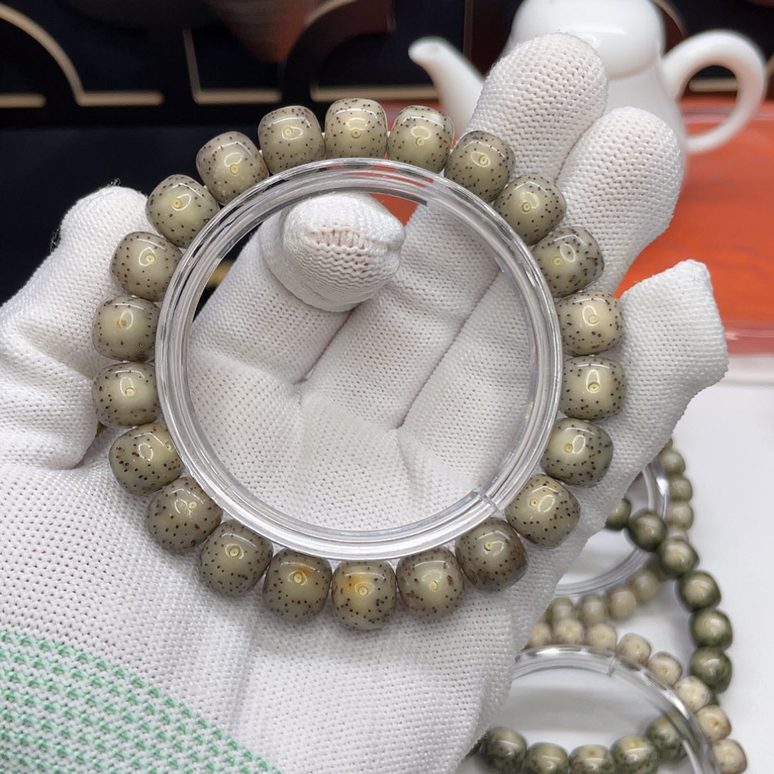 吊坠星月菩提10。10.5/9.5灰冰