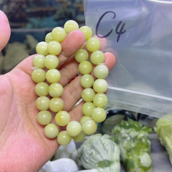 蛇纹石玉手串未镶嵌鼎*