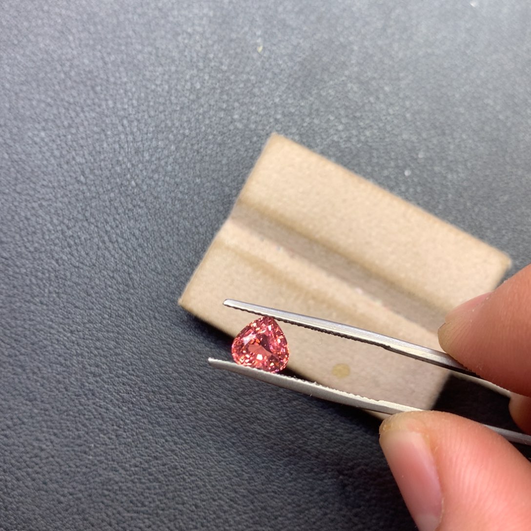 碧玺裸石未镶嵌1.34ct全净