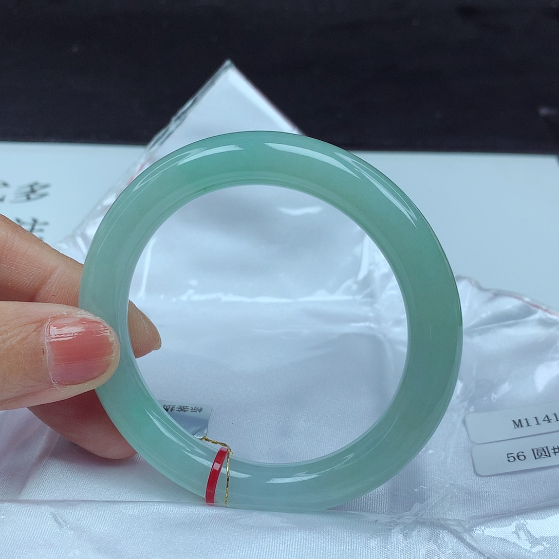 翡翠手镯未镶嵌56圈4174