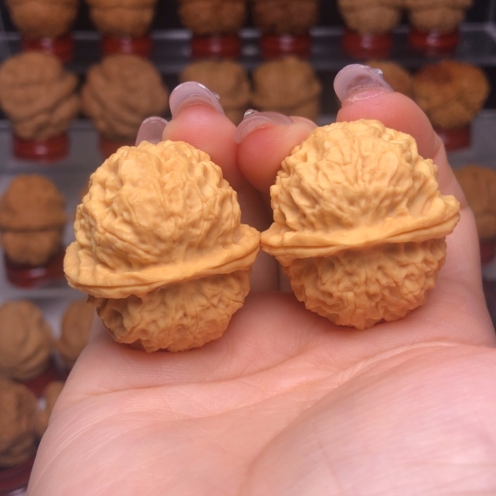 文玩核桃吊坠5珊瑚绣球