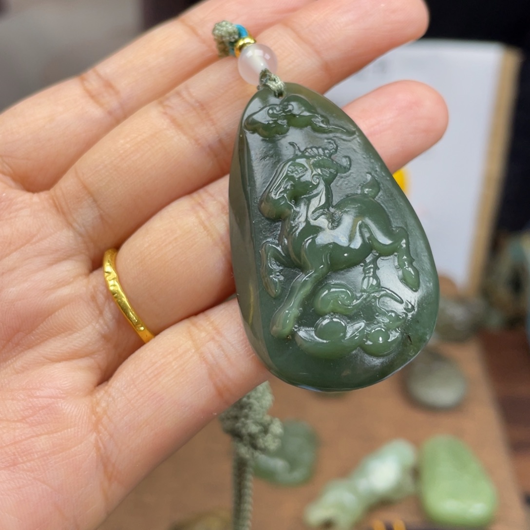 和田玉颈饰未镶嵌