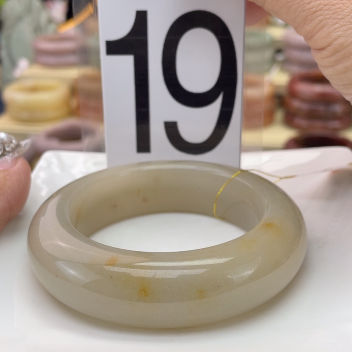 【闪购商品】石英质玉手镯未镶嵌