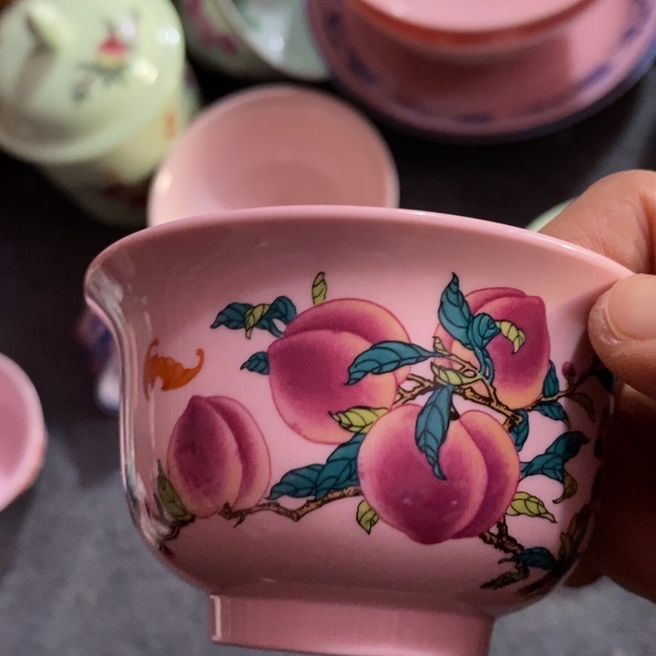 摆件陶红稀土寿桃压手杯