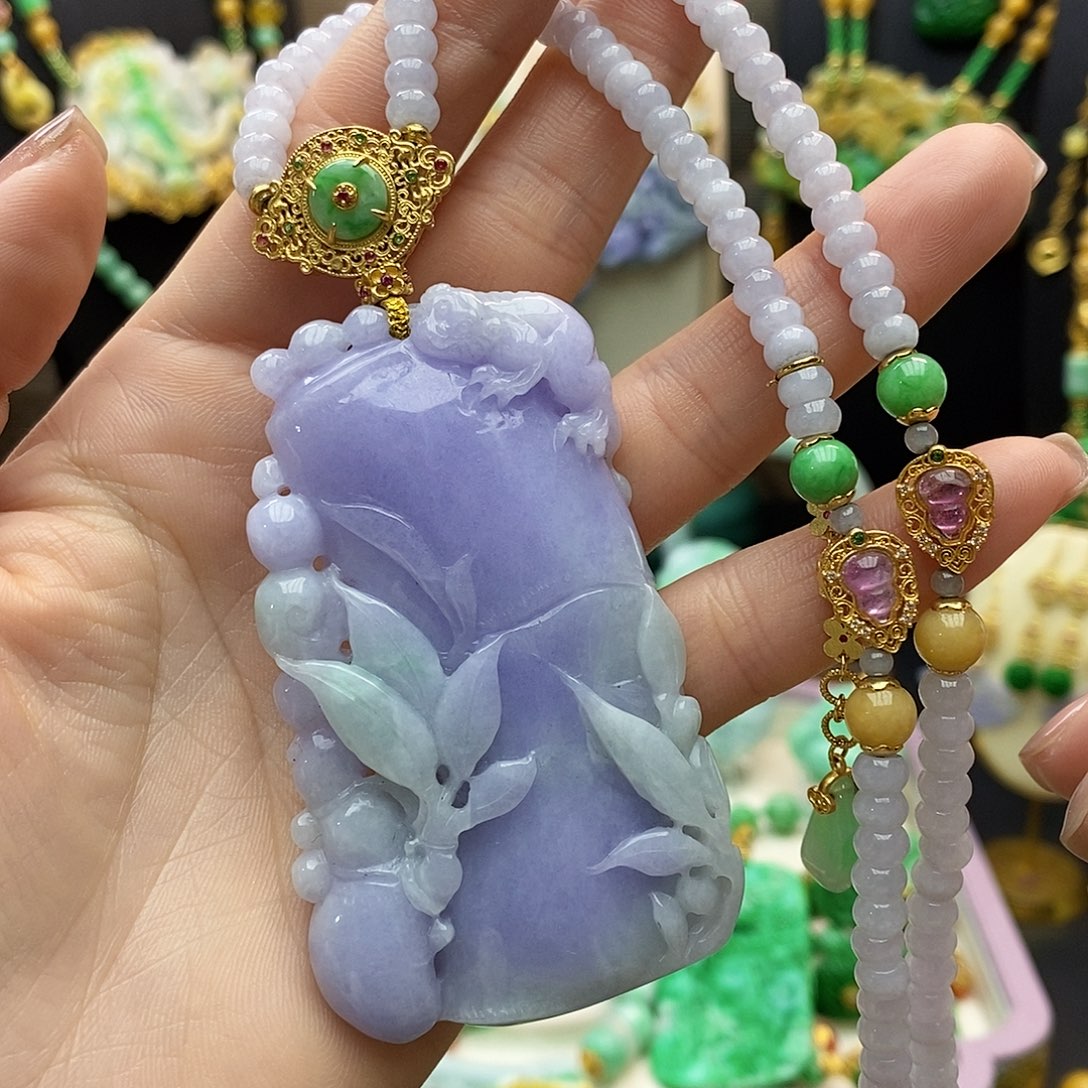 翡翠颈饰未镶嵌天然