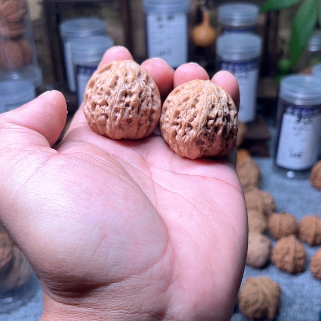 蛋***。文玩核桃把件铁锤全品