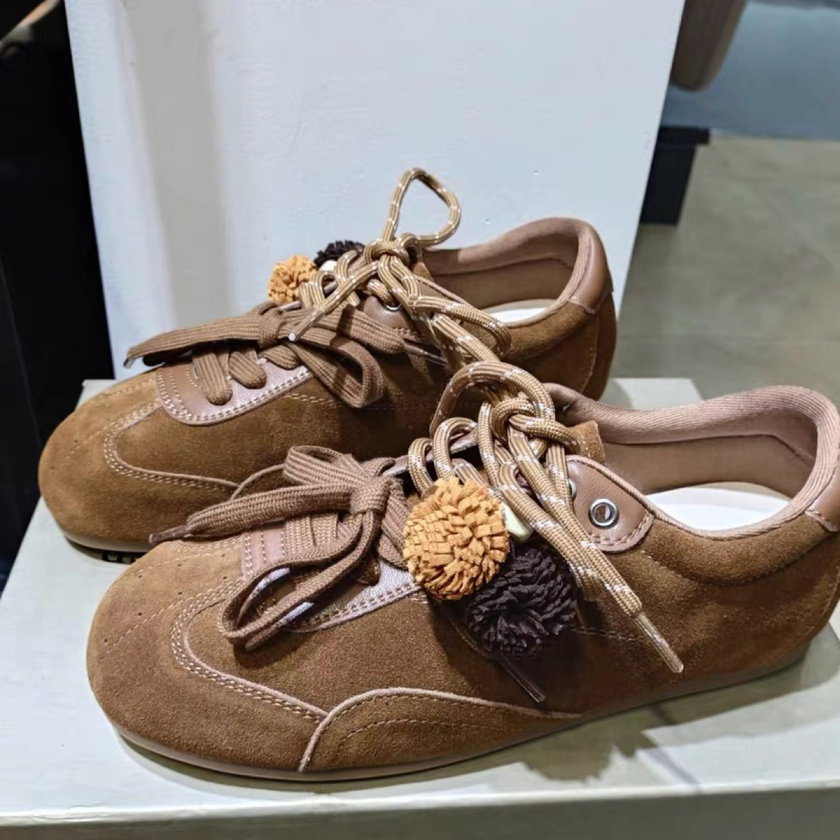 【欧货】秋冬软底单鞋鞋子时尚休闲鞋系带交叉绑带女鞋德训鞋