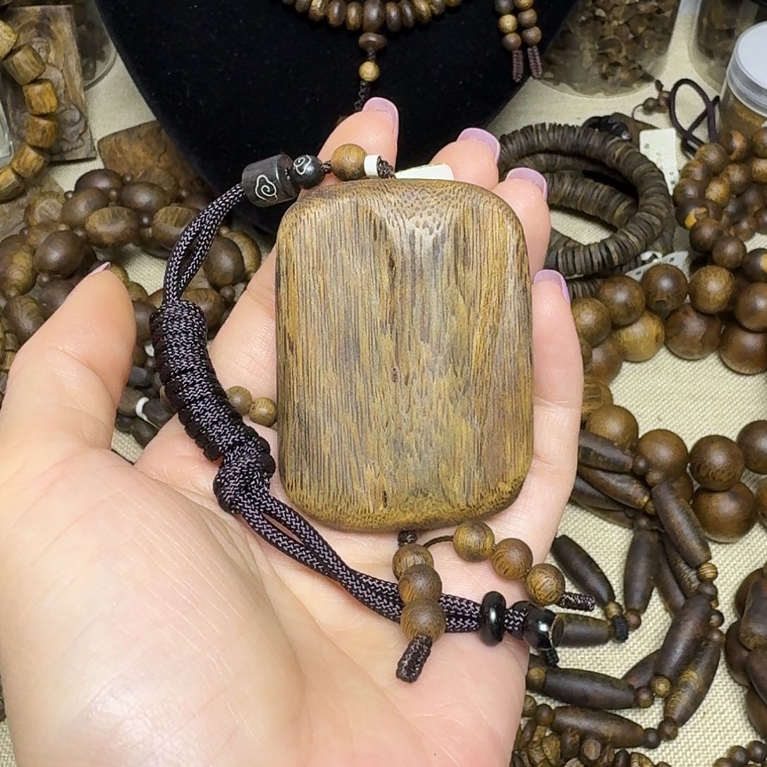 沉香吊坠原材料无事牌吊坠多样性发货一个