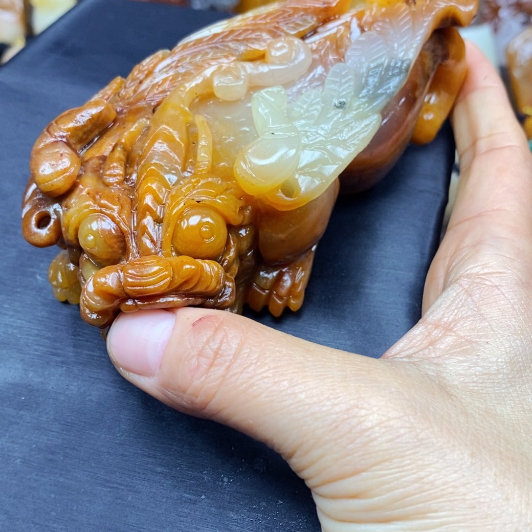 石英质玉（黄龙玉）颈饰未镶嵌