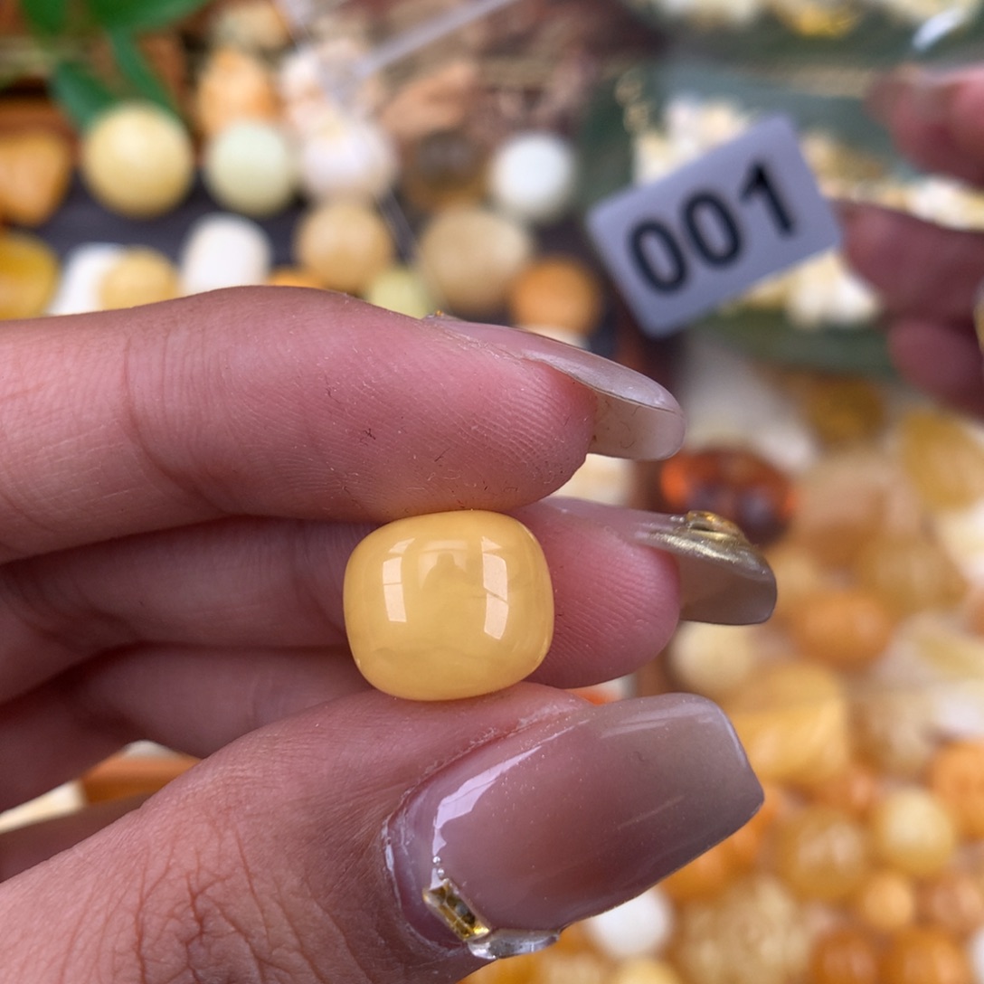 琥珀珠宝奇石未镶嵌11.7