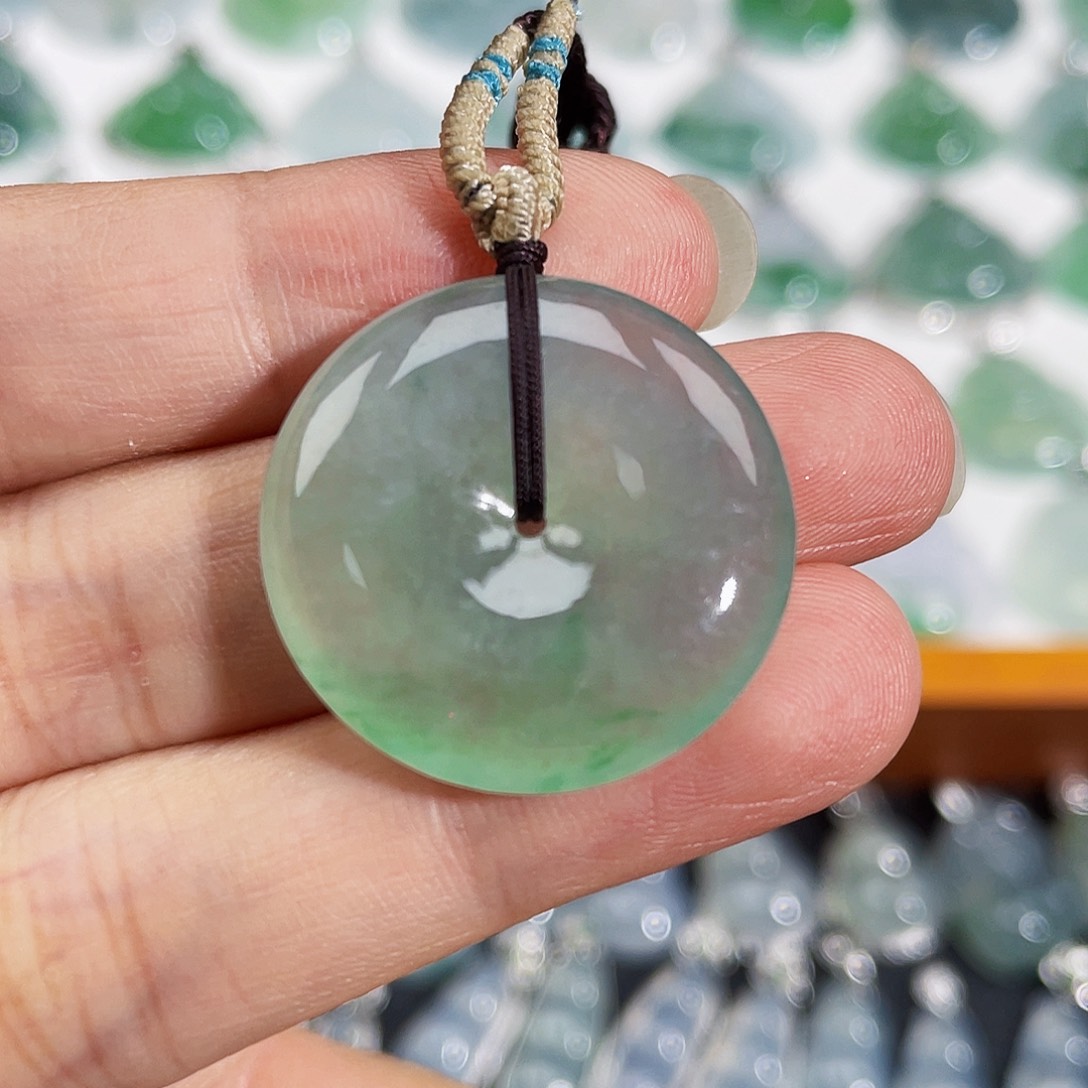 翡翠未镶嵌颈饰吊坠
