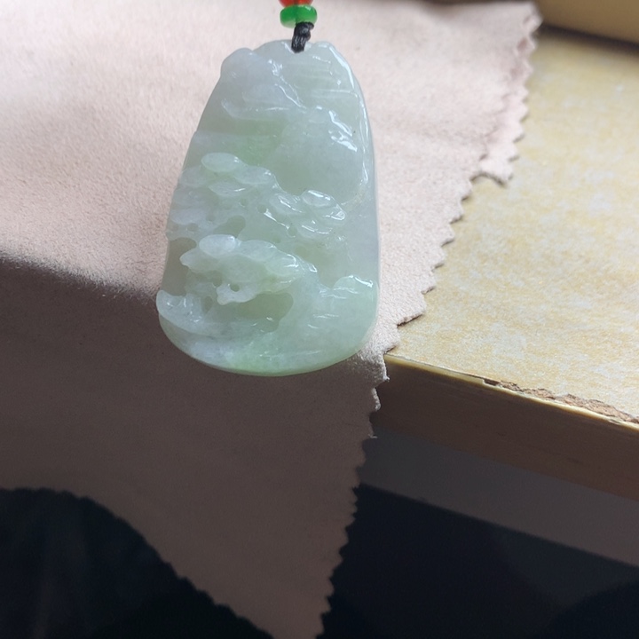 翡翠颈饰未镶嵌吊坠