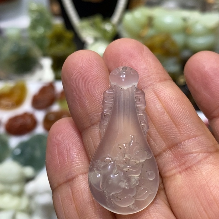 透闪石-蛇纹石玉未镶嵌挂坠