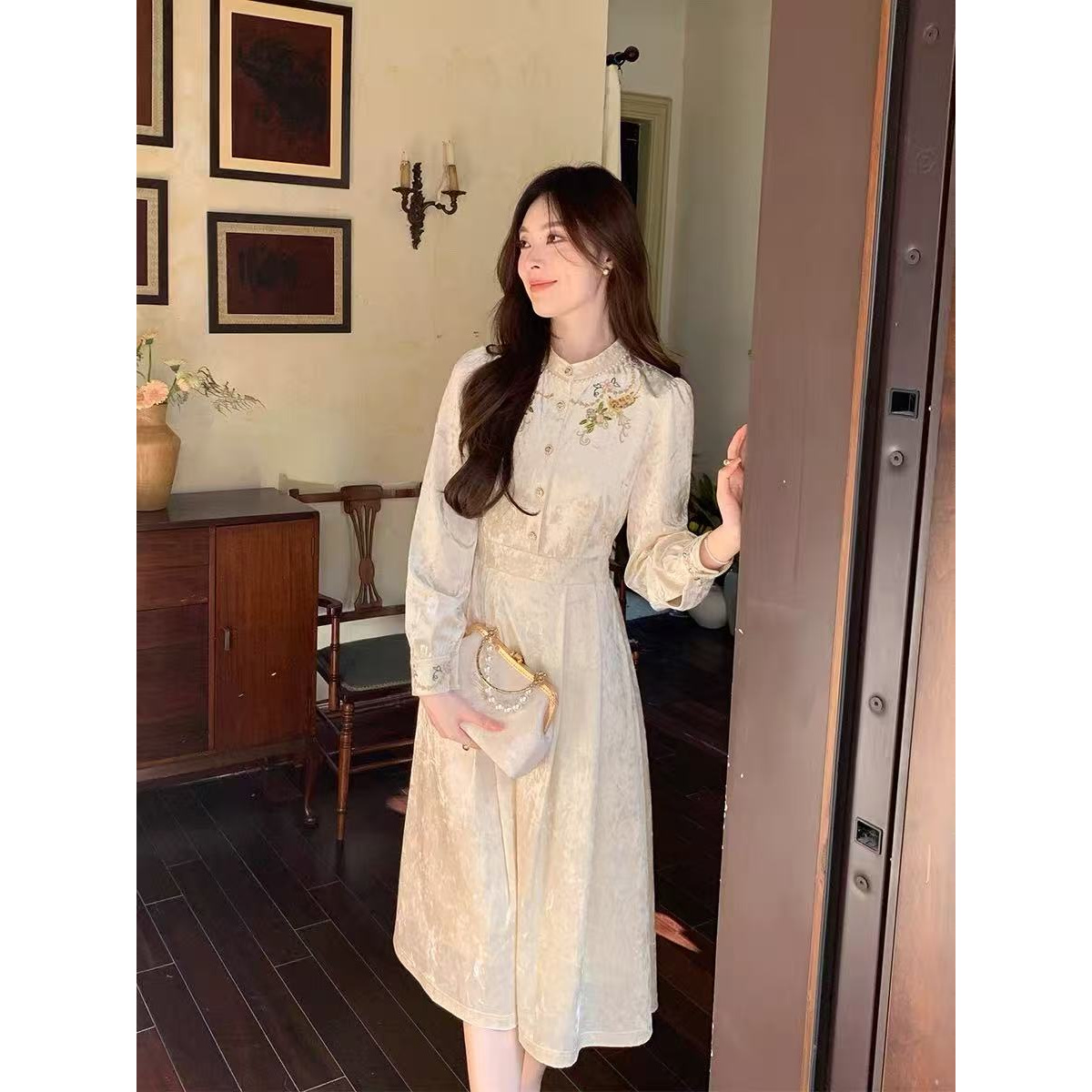 冬季新款时尚减龄长裙显瘦遮肚子丝绒打底连衣裙女