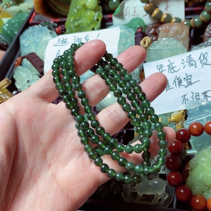 蛇纹石玉颈饰未镶嵌