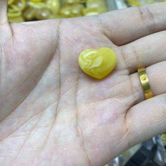 蜜蜡裸石未镶嵌吊坠