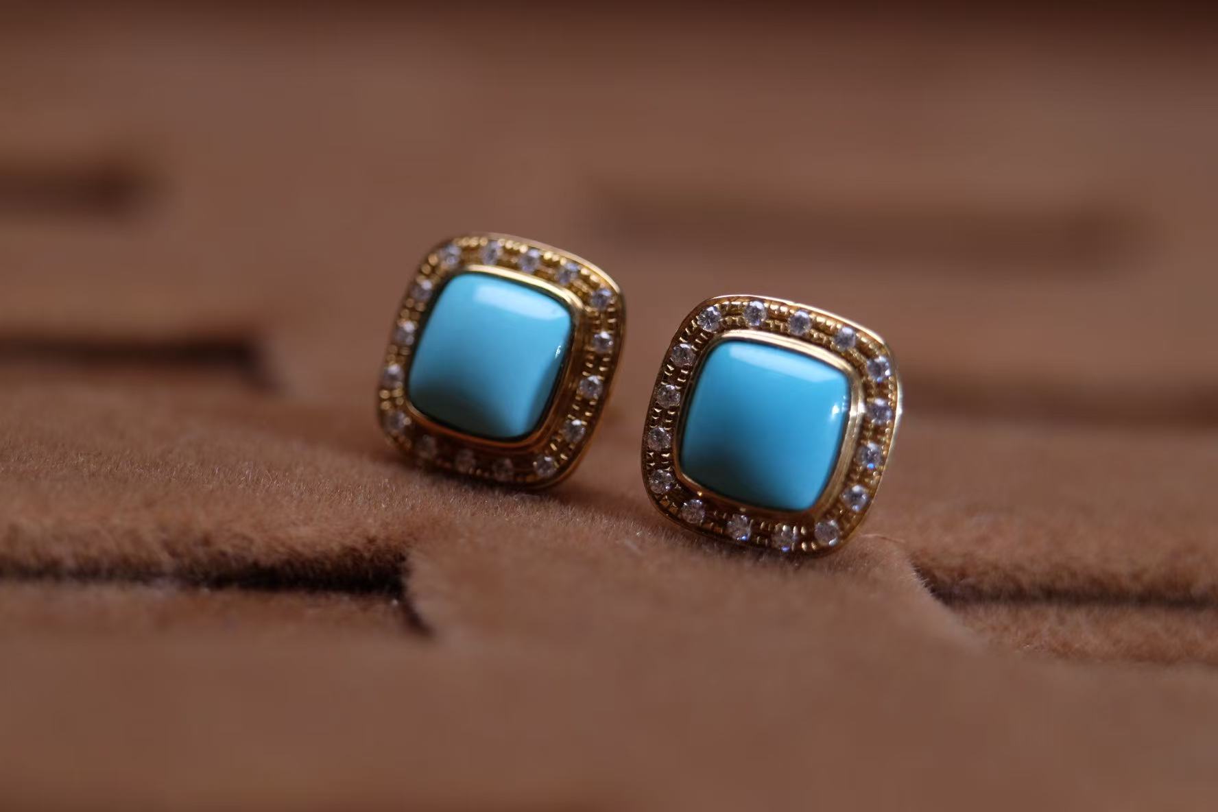 湖北十堰天然原矿绿松石18k金镶钻方形奢华款耳钉欧美潮流霸气款 