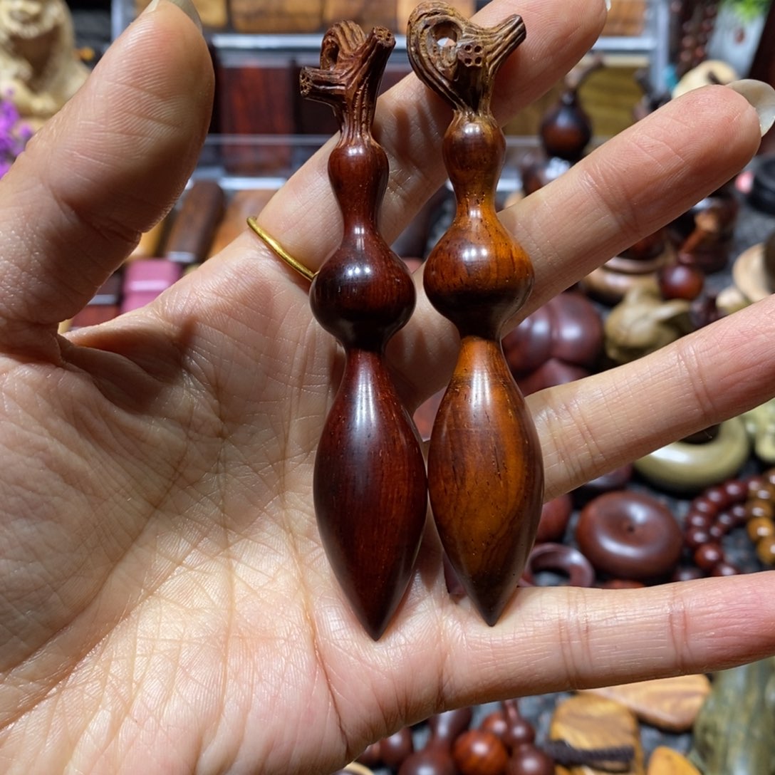 微凹黄檀（南美大红酸枝）两个