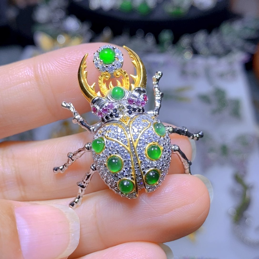 翡翠颈饰银S925镶嵌天然翡翠