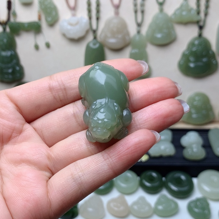 和田玉吊坠未镶嵌