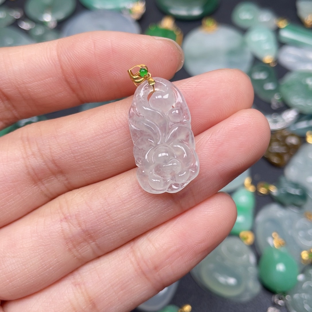 翡翠颈饰18K金镶嵌翡翠