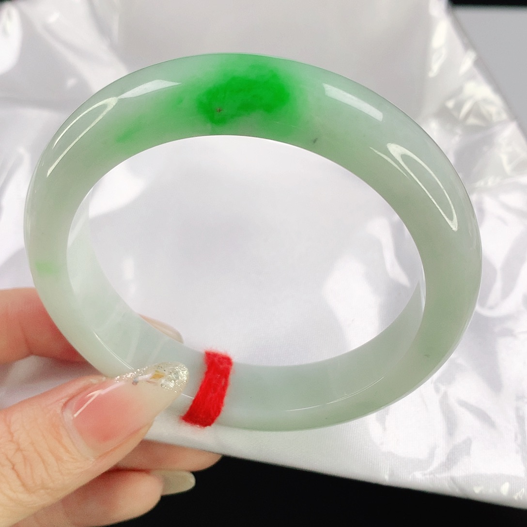 翡翠手镯未镶嵌57.5圈口