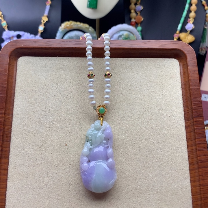 翡翠颈饰未镶嵌紫翡葫芦