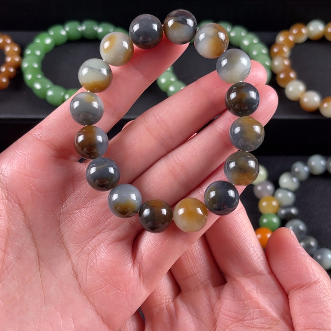 和田玉手串未镶嵌卡12颗颗三色细度好