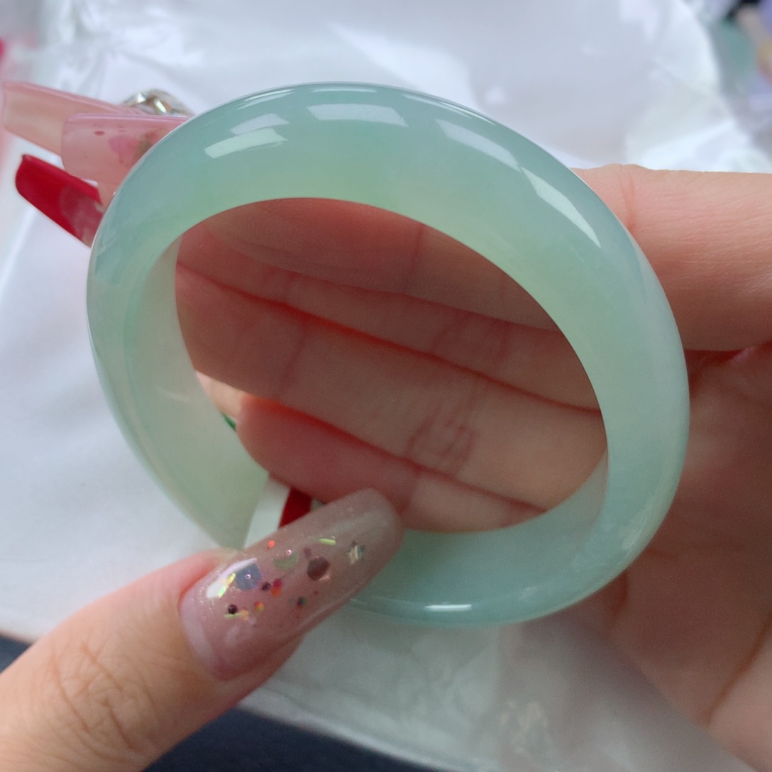 翡翠手镯未镶嵌55贵妃葡萄肉