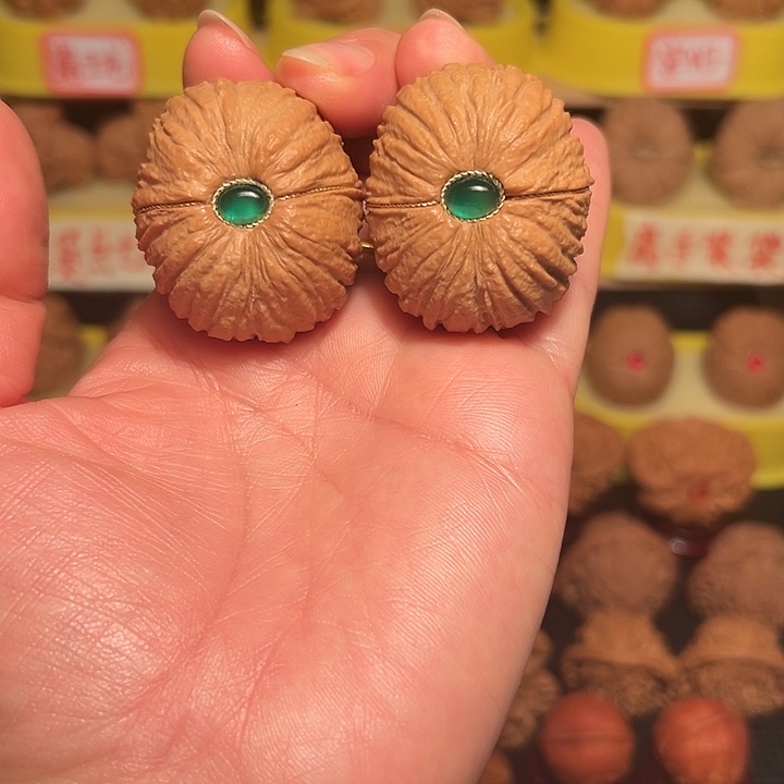 桃核把件奉**鹤精品核桃