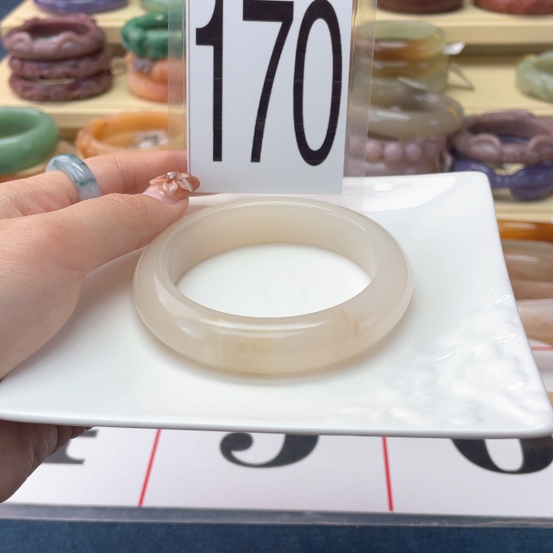 石英质玉未镶嵌手镯