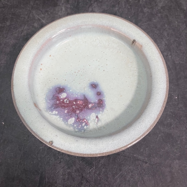 0056 月白釉挂紫斑笔舔